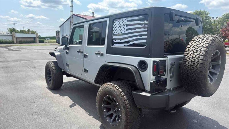Used 2012 Jeep Wrangler Unlimited Rubicon AWD/4WD image 7