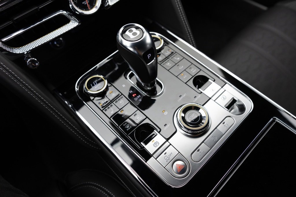 New 2025 Bentley Flying Spur Plug-In Hybrid image 17