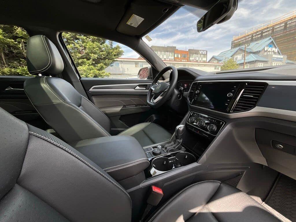 Certified 2023 Volkswagen Atlas Cross Sport SEL R-Line AWD/4WD image 18