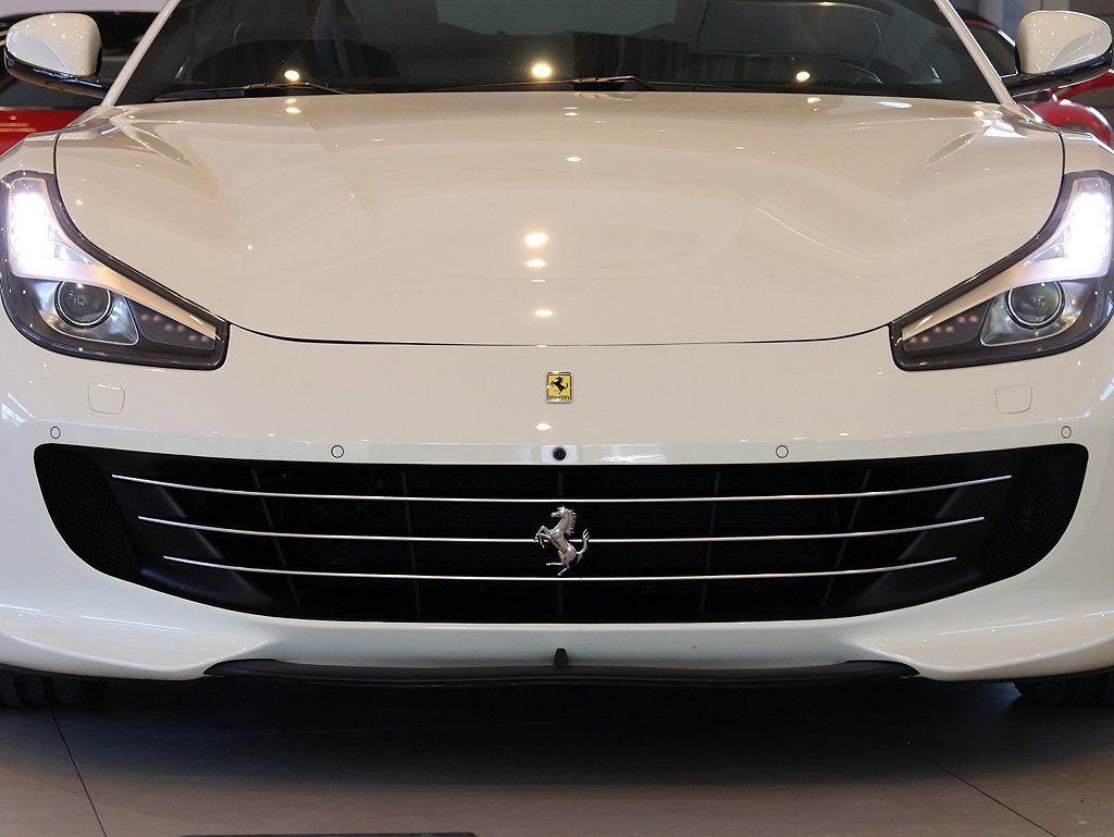 Certified 2018 Ferrari GTC4Lusso image 27