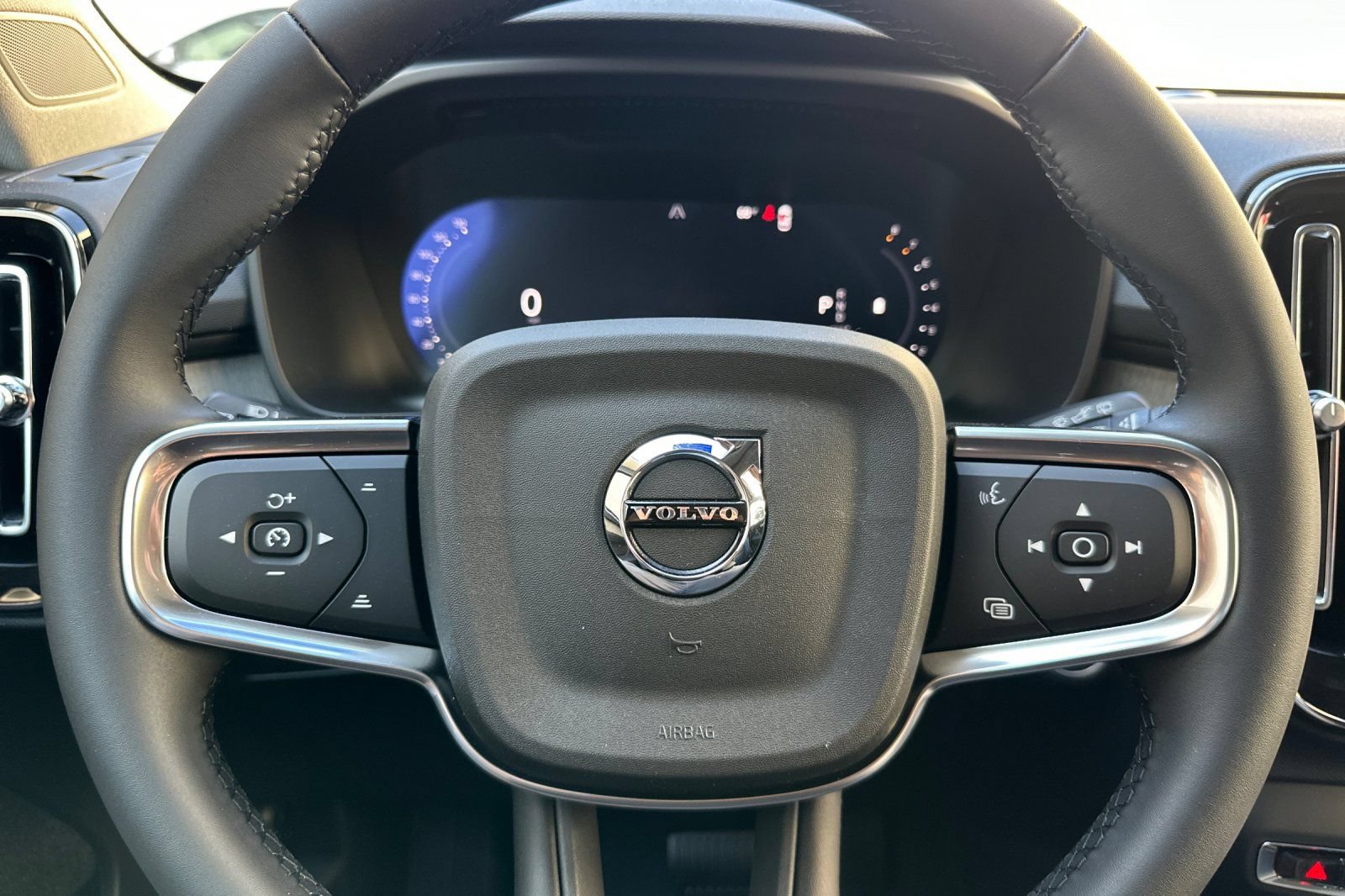 Certified 2026 Volvo XC40 B4 Core w/ Climate Package FWD image 26
