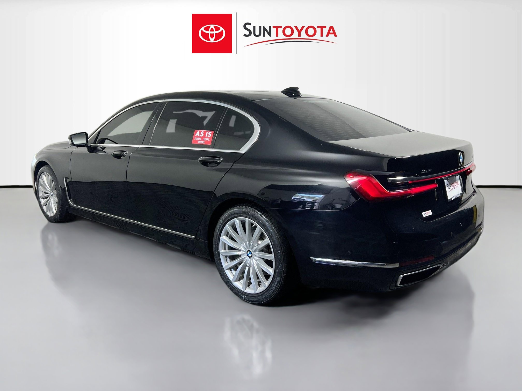 Used 2022 BMW 740i xDrive w/ Premium Package image 6
