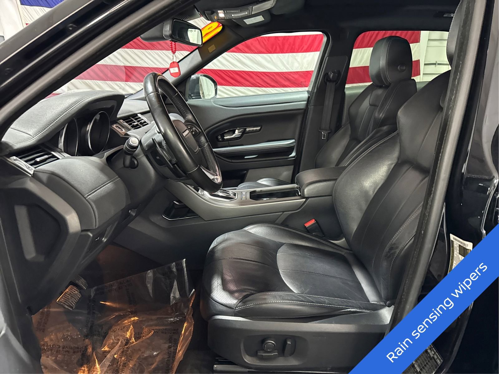 Used 2018 Land Rover Range Rover Evoque SE image 9