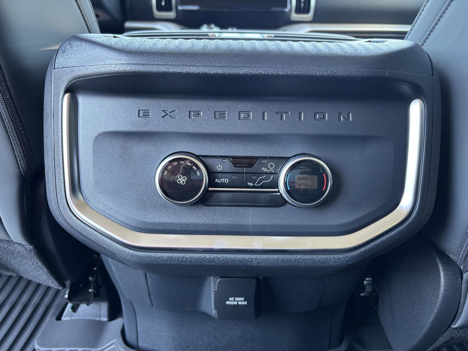New 2025 Ford Expedition Active image 27
