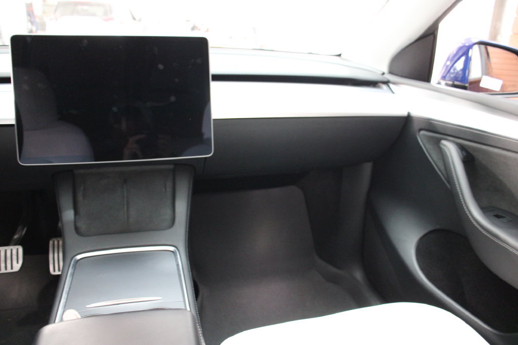 Used 2023 Tesla Model Y Performance AWD/4WD image 15