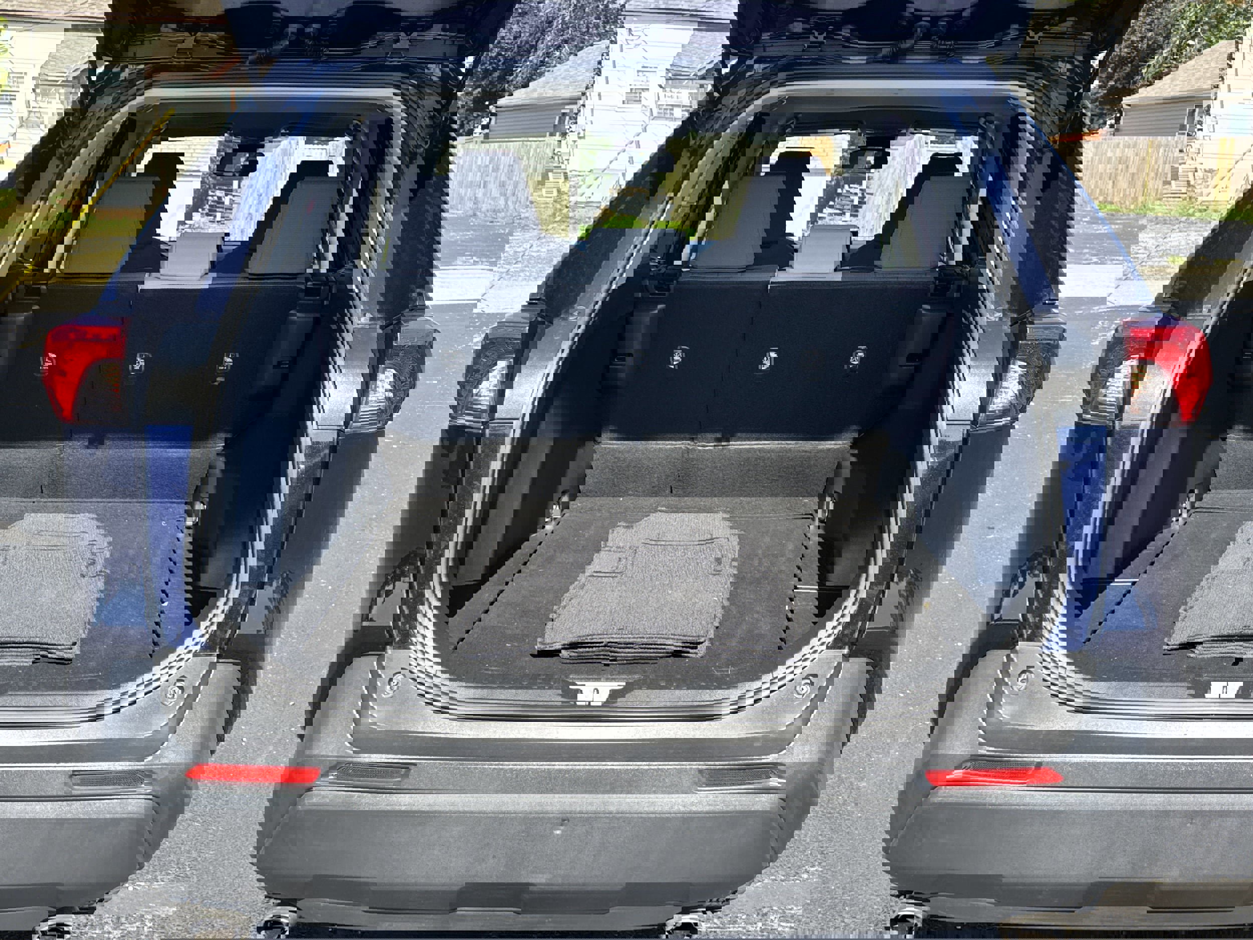 Used 2019 Toyota RAV4 XLE image 6