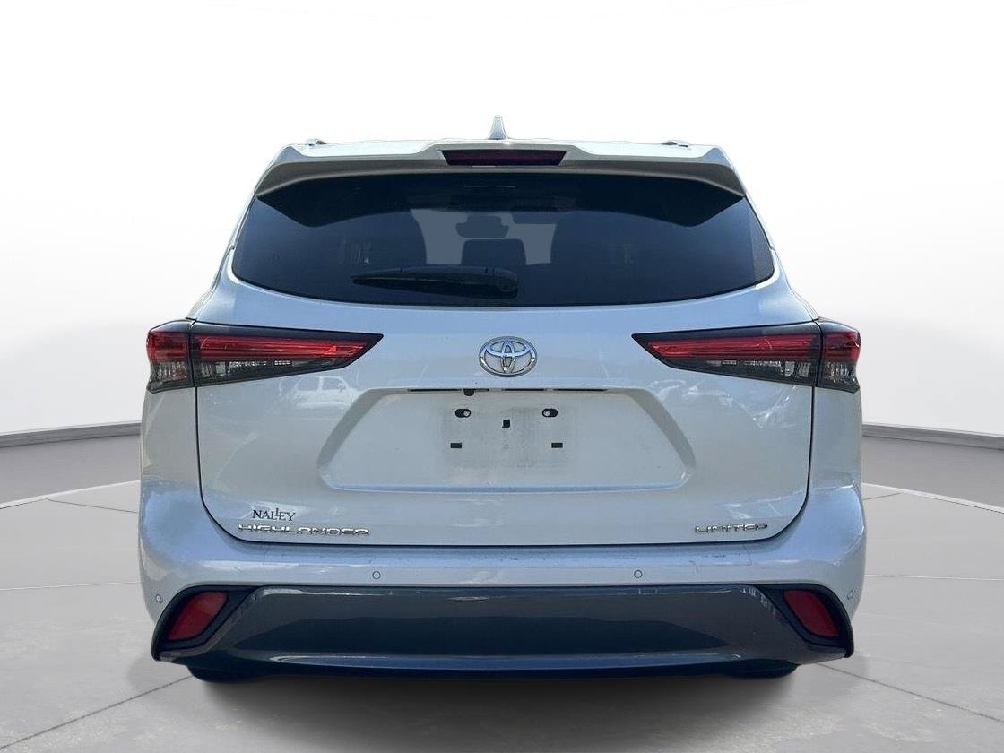 Used 2021 Toyota Highlander Limited FWD image 23