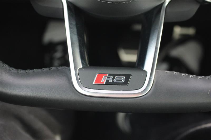 Used 2018 Audi R8 V10 w/ Carbon Exterior Package image 42