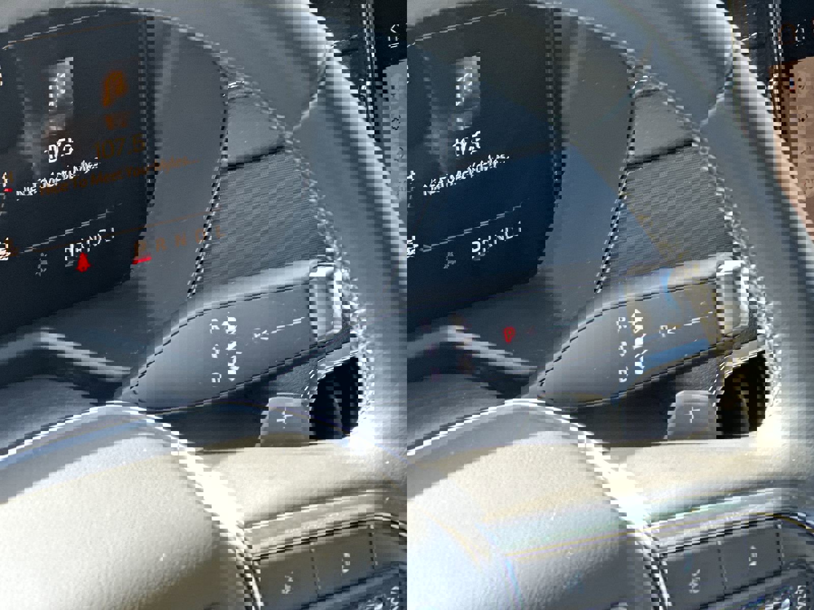 Used 2025 GMC Acadia Elevation image 30