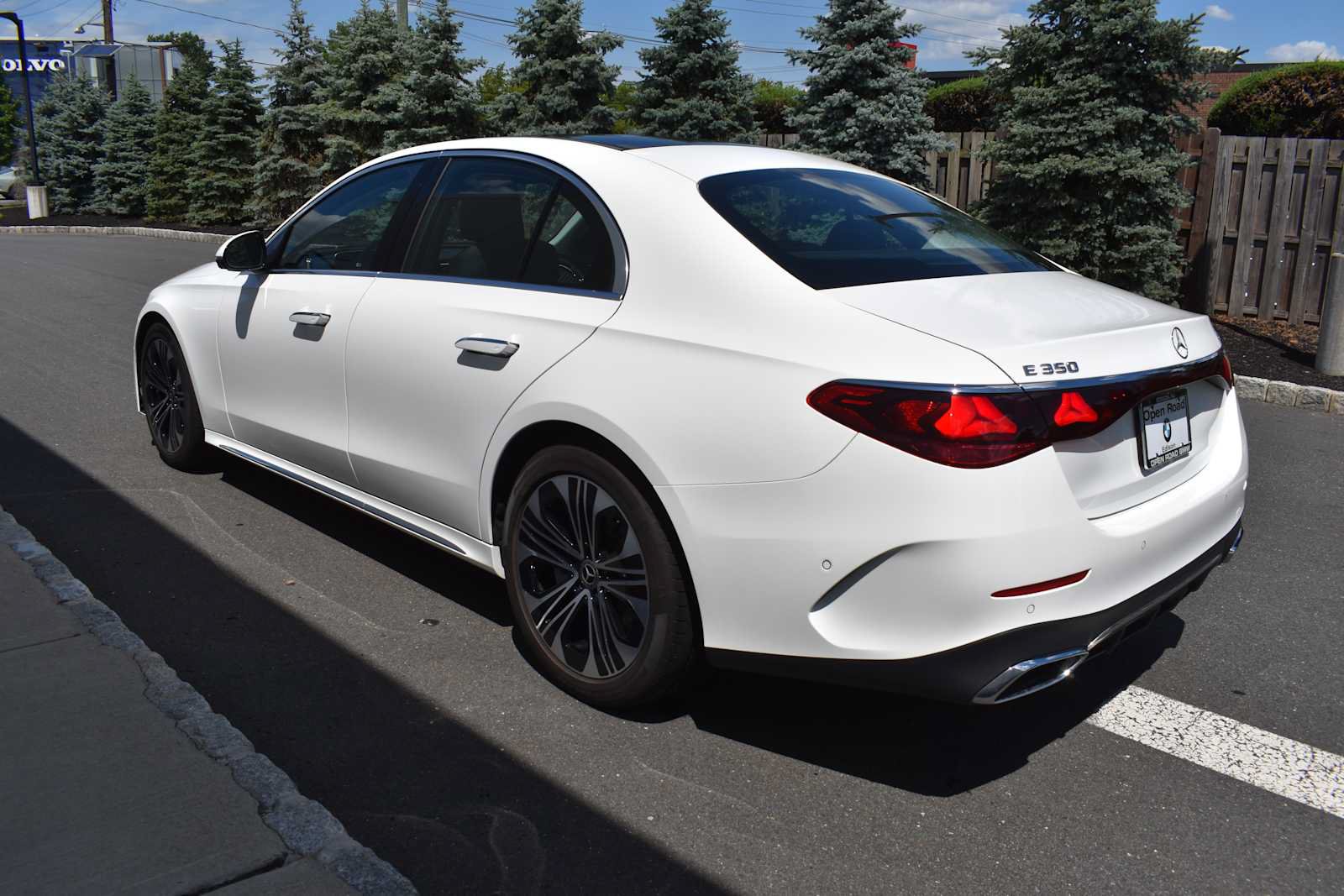 Used 2024 Mercedes-Benz E 350 4MATIC Sedan image 4