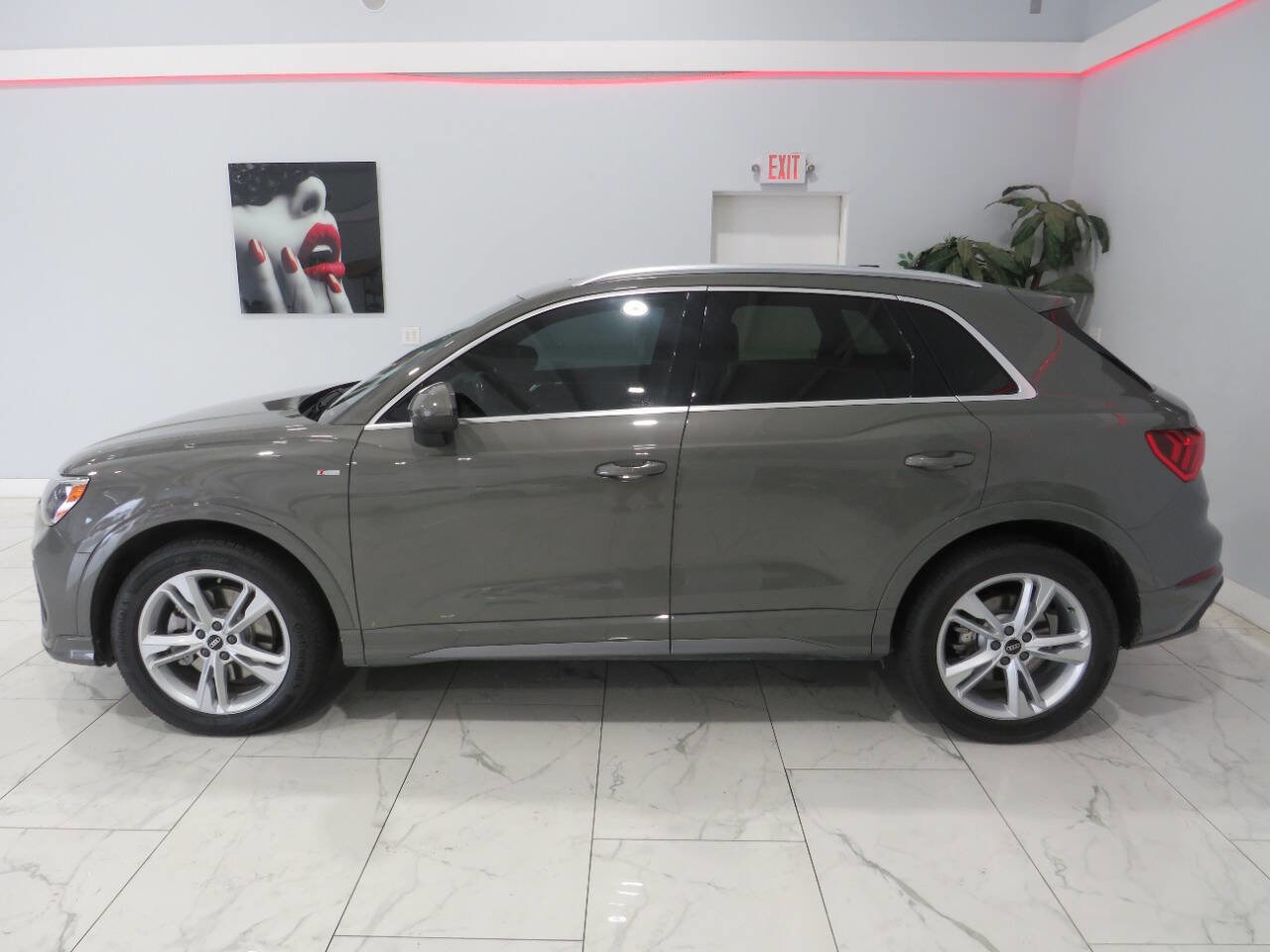 Used 2021 Audi Q3 2.0T Premium w/ Convenience Package AWD/4WD image 6