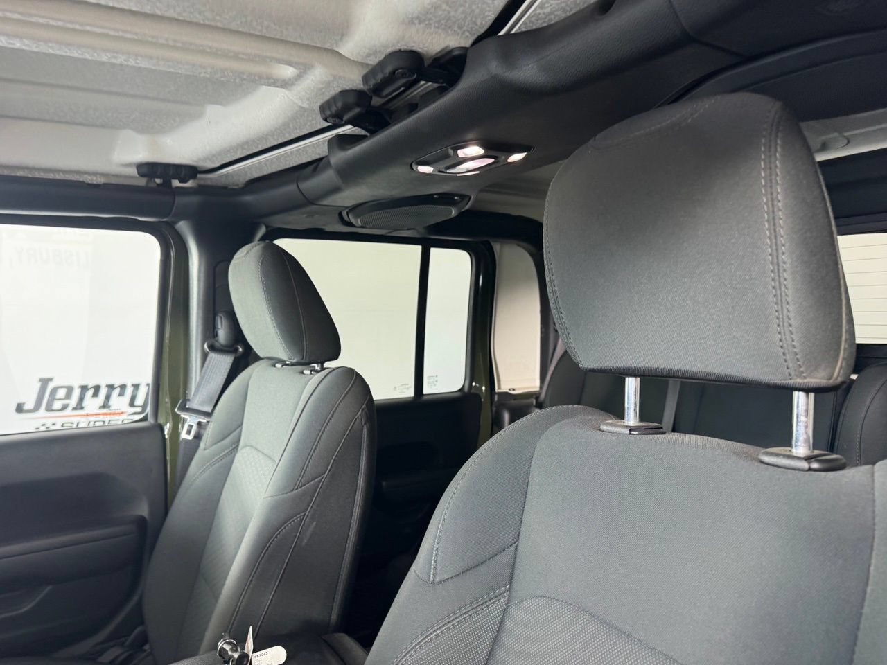 Used 2022 Jeep Gladiator Sport AWD/4WD image 10