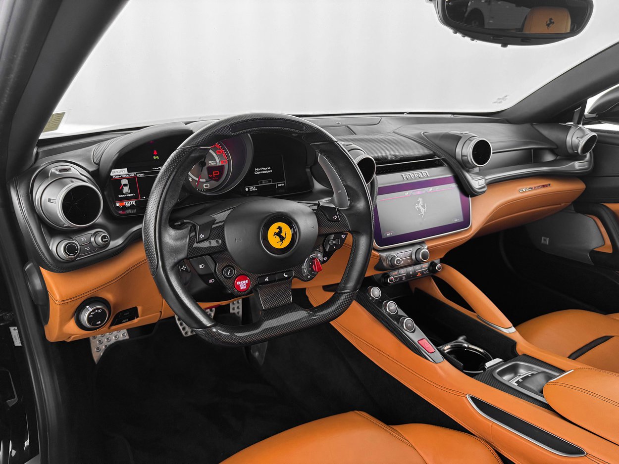 Used 2018 Ferrari GTC4Lusso T image 17