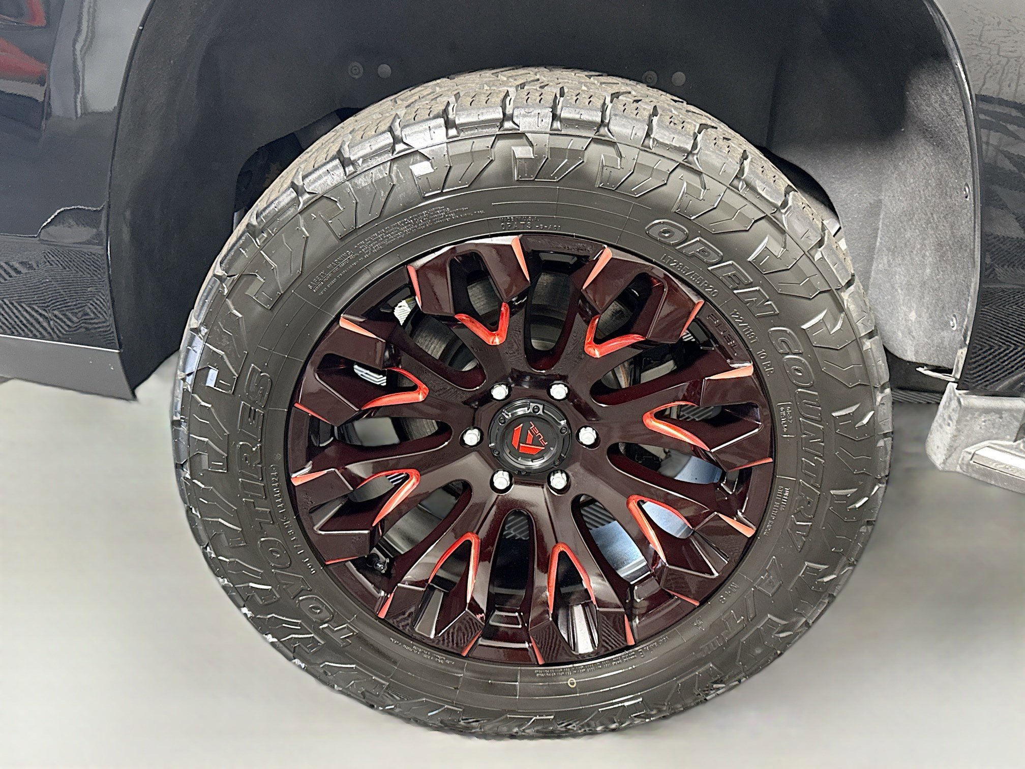 Used 2017 GMC Yukon SLT image 33