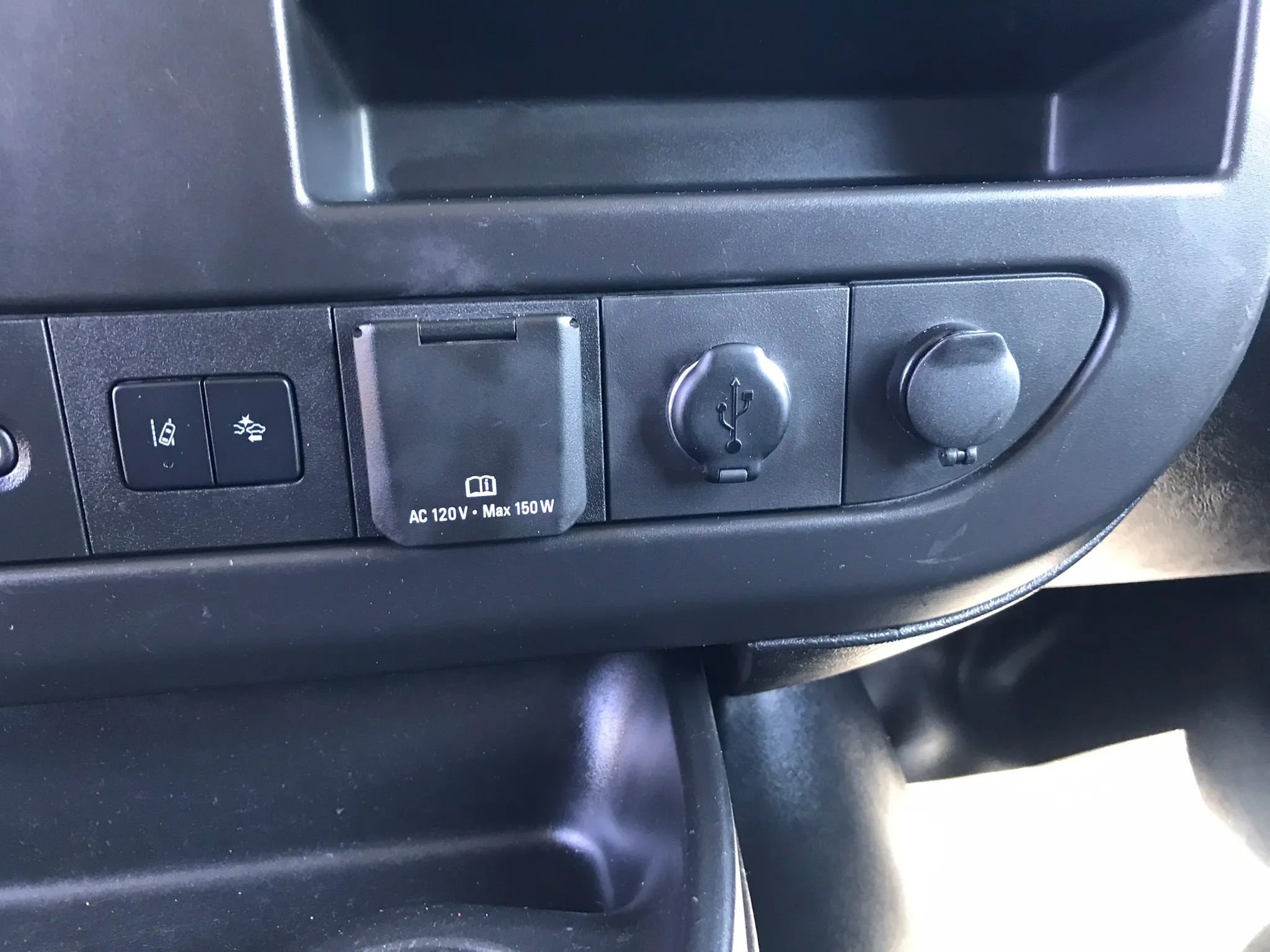 Used 2019 Chevrolet Express 2500 w/ Driver Convenience Package RWD image 21