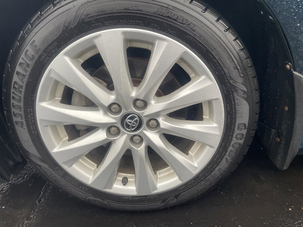 Used 2020 Toyota Camry LE image 10