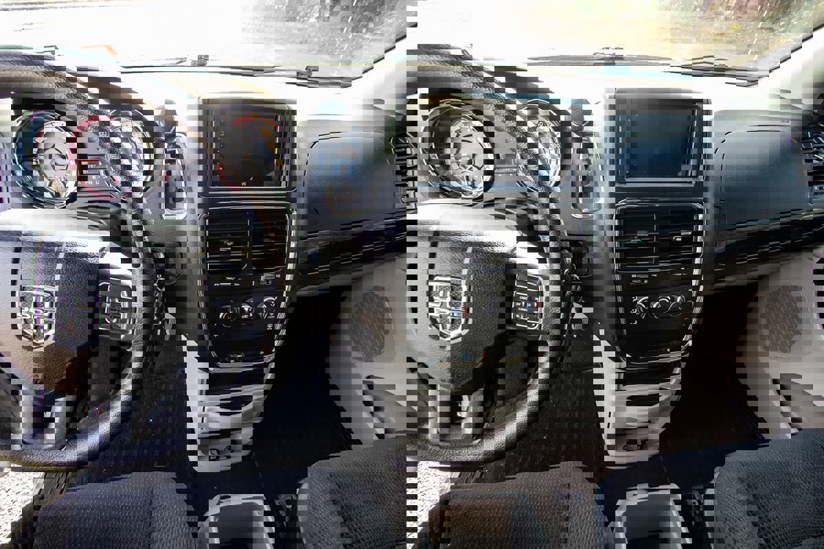 Used 2019 Dodge Grand Caravan SE image 14