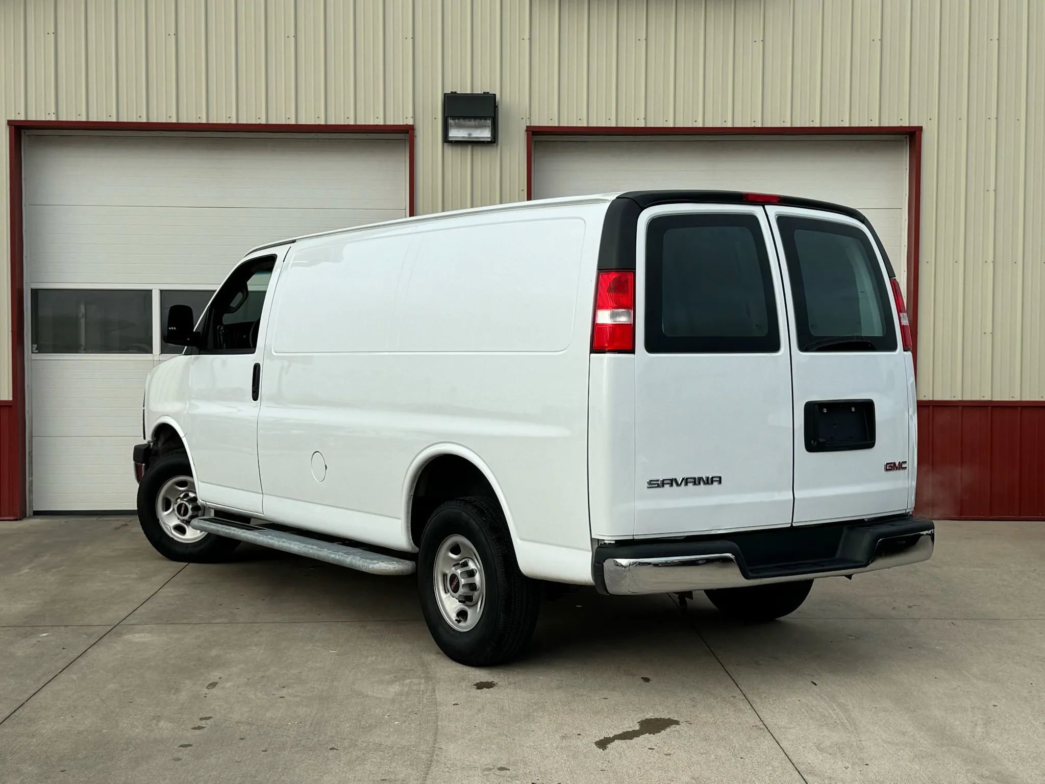 Used 2024 GMC Savana 2500 w/ Driver Convenience Package RWD image 7