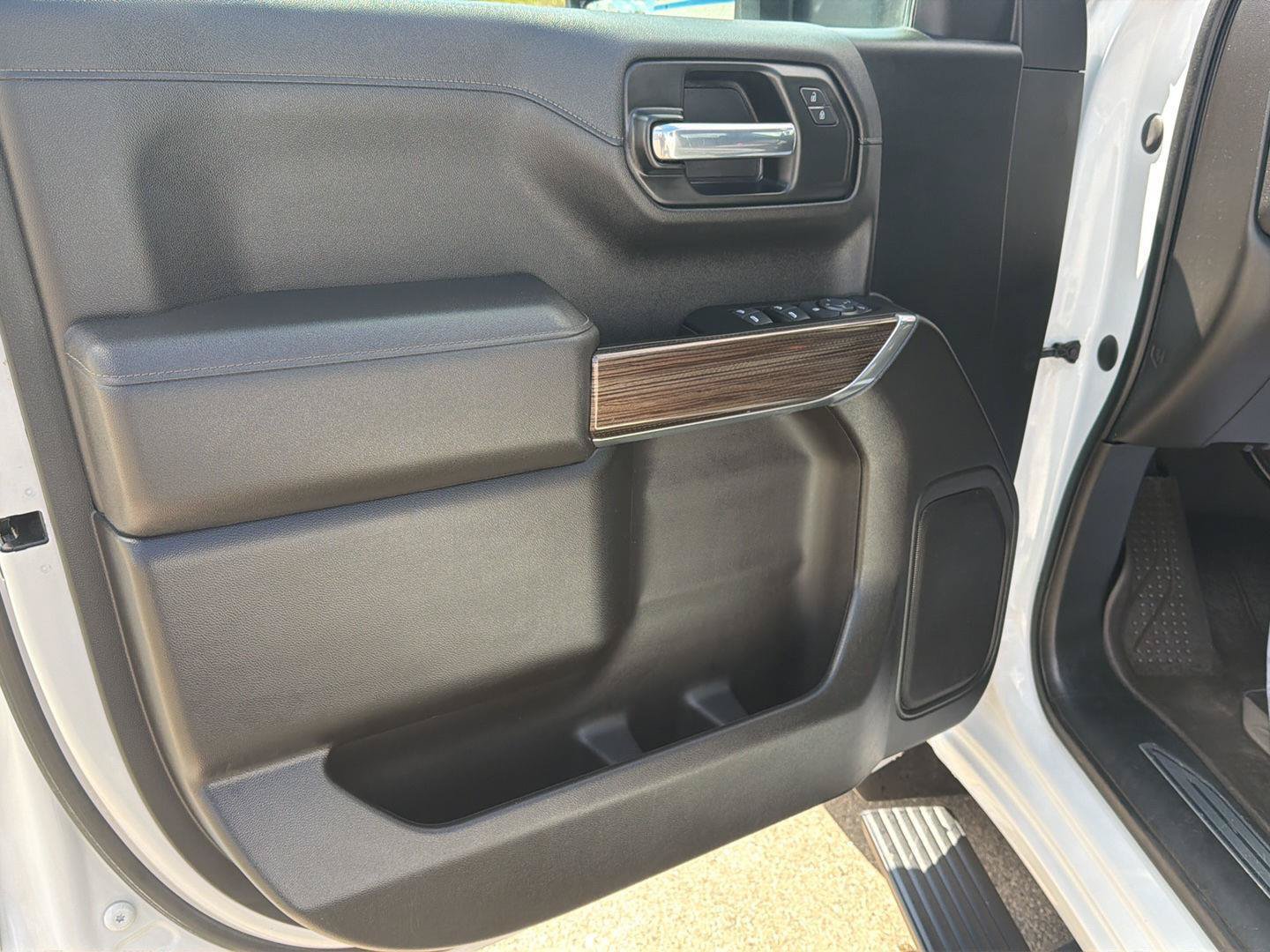 Used 2022 Chevrolet Silverado 1500 RST w/ Bed Protection Package AWD/4WD image 11