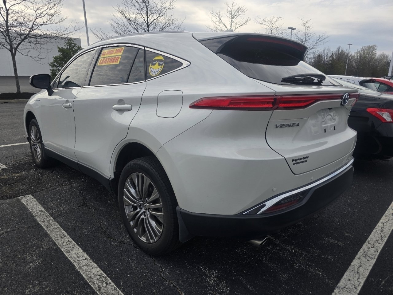 Used 2021 Toyota Venza XLE image 5