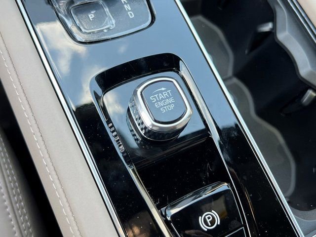 New 2026 Volvo XC90 B5 Ultra w/ Lounge Package image 27