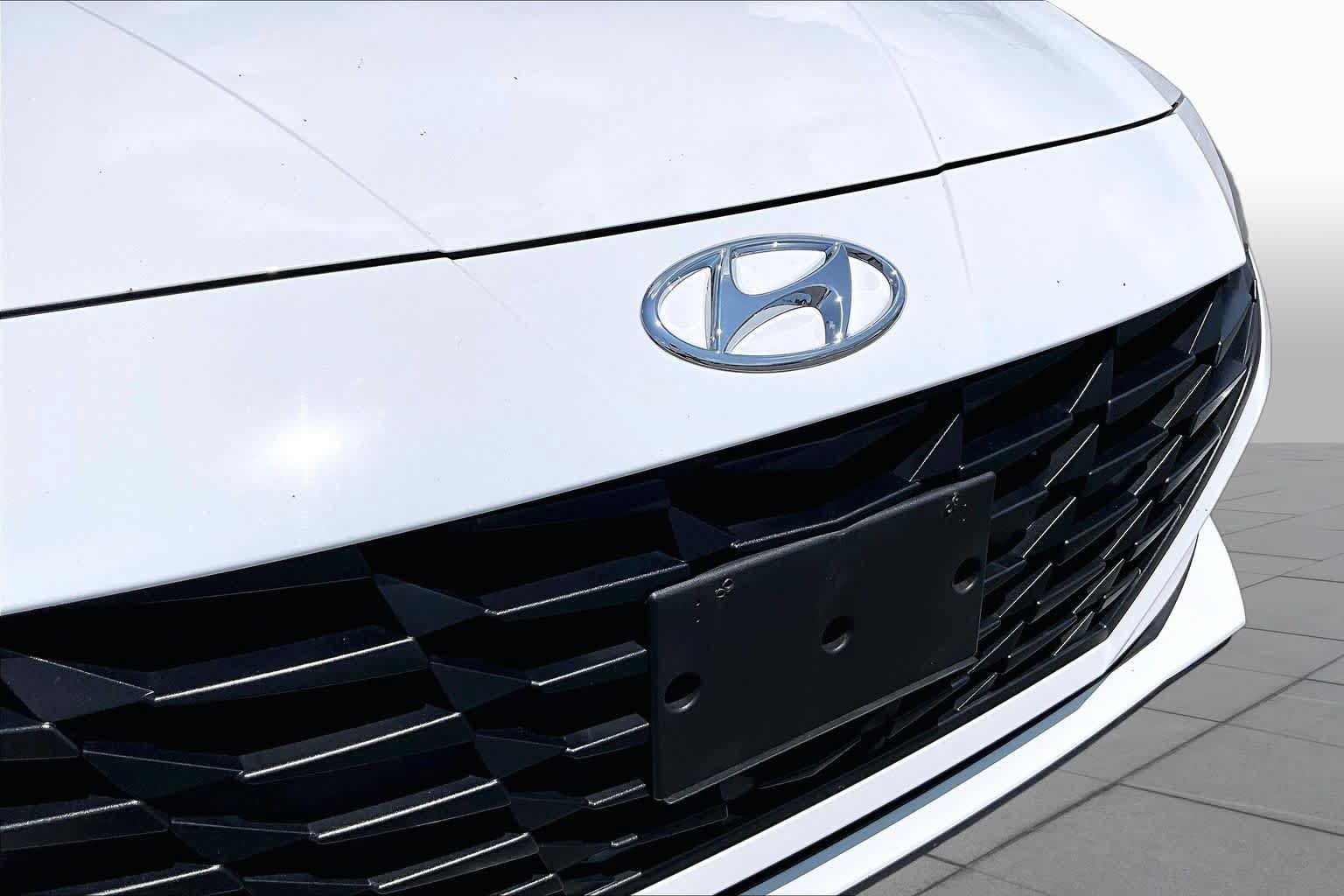 Used 2022 Hyundai Elantra Blue FWD image 30
