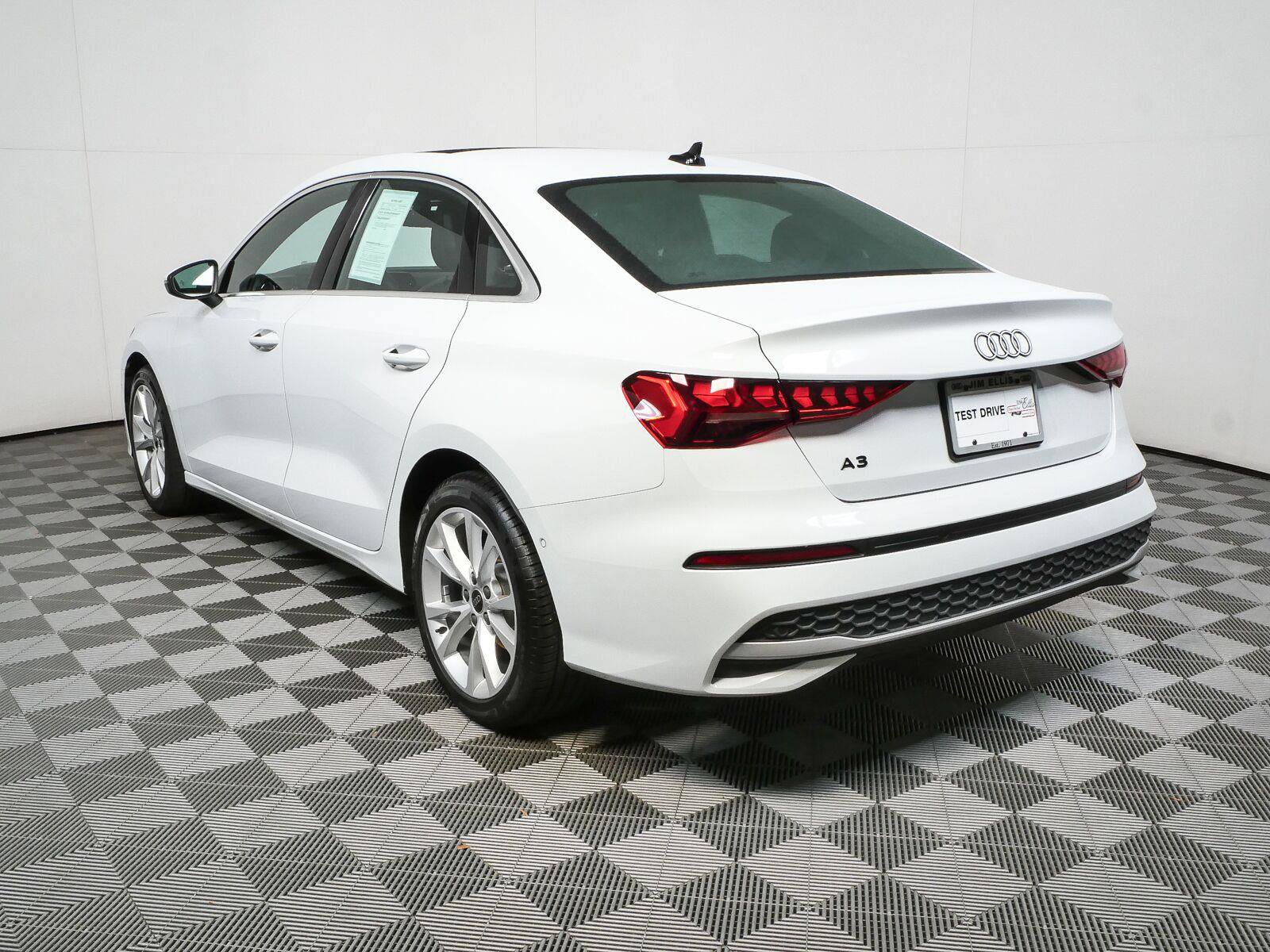 Used 2025 Audi A3 2.0T Premium w/ Convenience Package AWD/4WD image 27