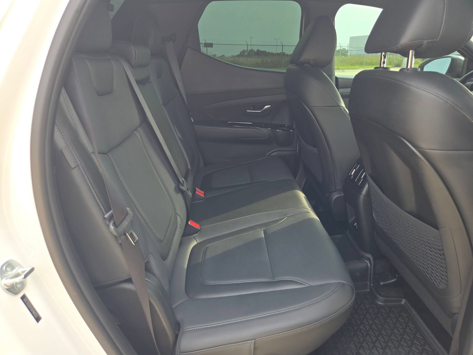 Used 2025 Hyundai Santa Cruz Limited AWD/4WD image 22