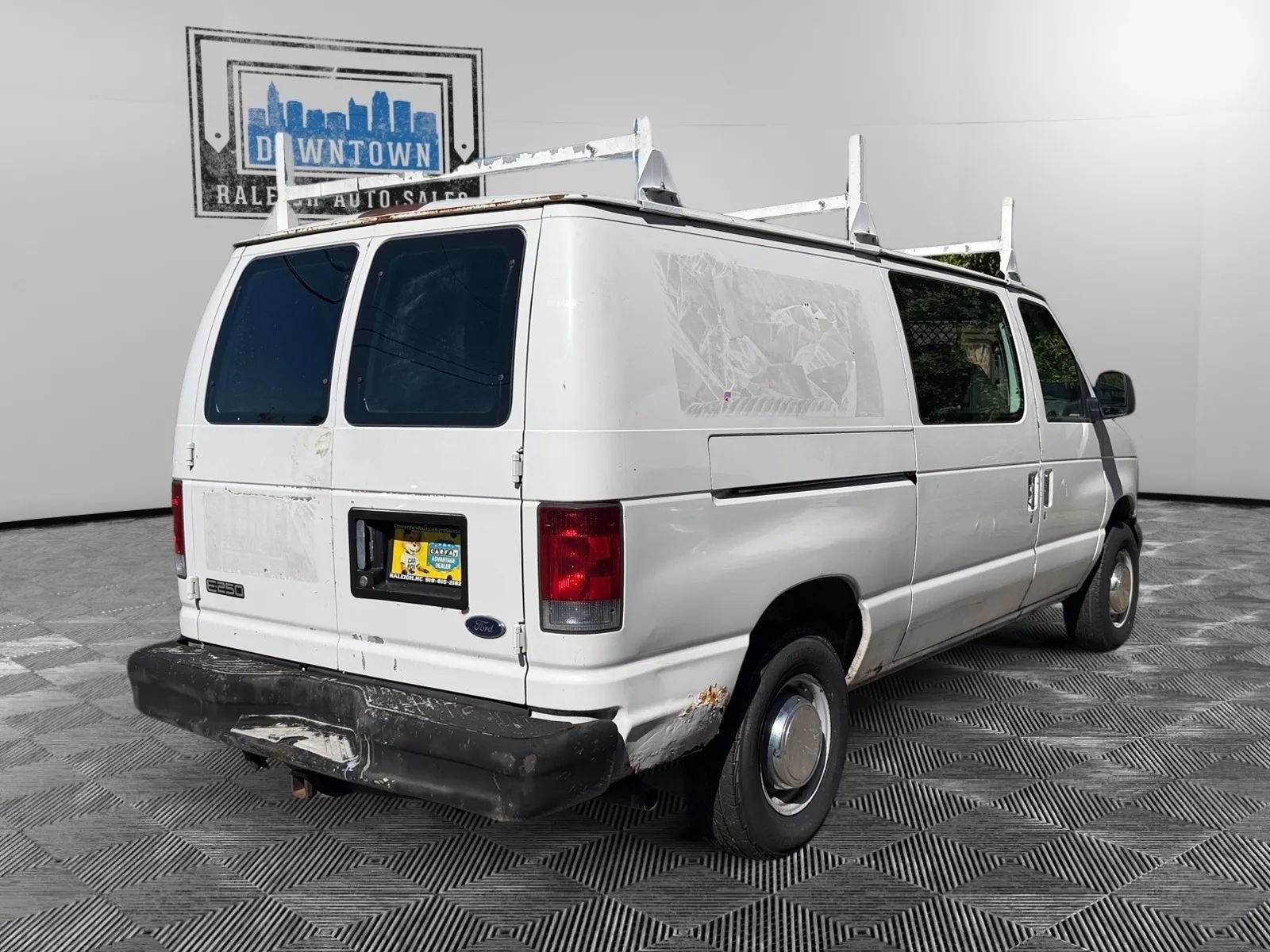 Used 2003 Ford E-250 and Econoline 250 RWD image 6