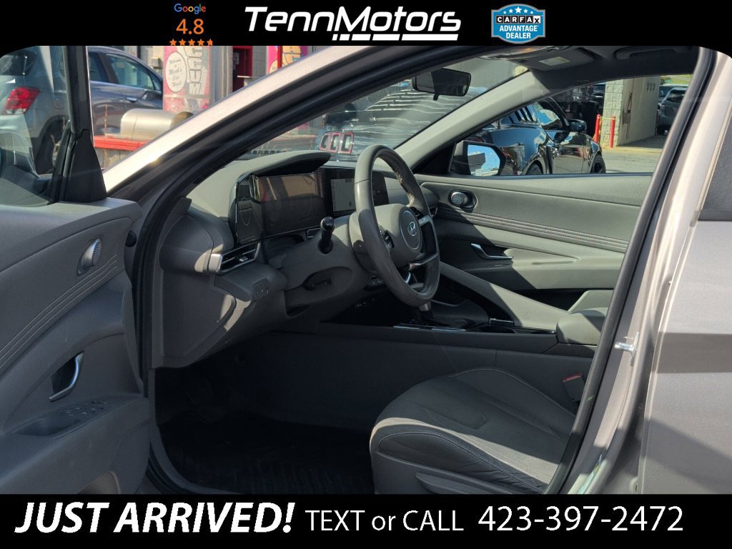Used 2023 Hyundai Elantra SEL w/ Convenience Package FWD image 9