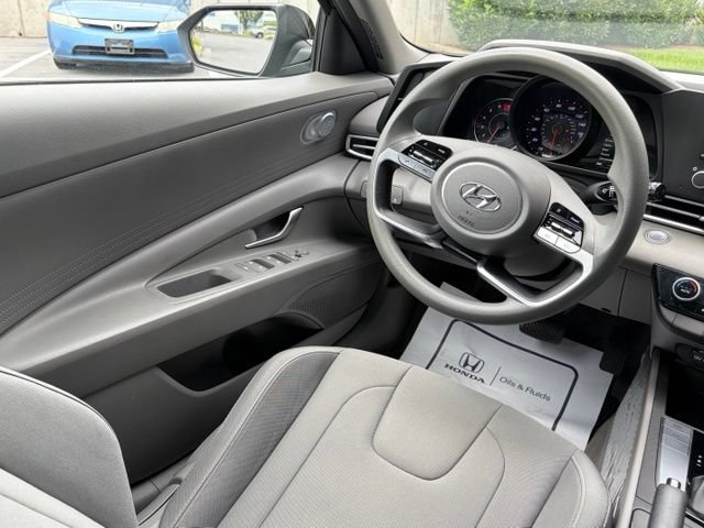 Used 2023 Hyundai Elantra SEL w/ Cargo Package FWD image 31