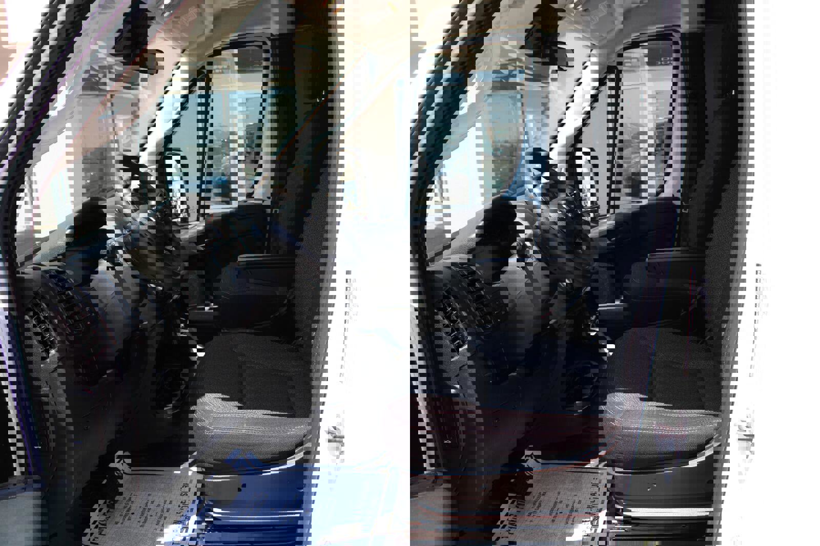 Used 2023 RAM ProMaster 2500 image 12