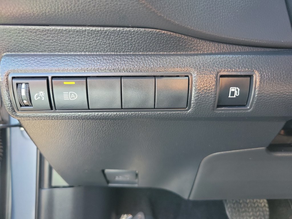 Used 2025 Toyota Corolla LE w/ LE Premium Package FWD image 22