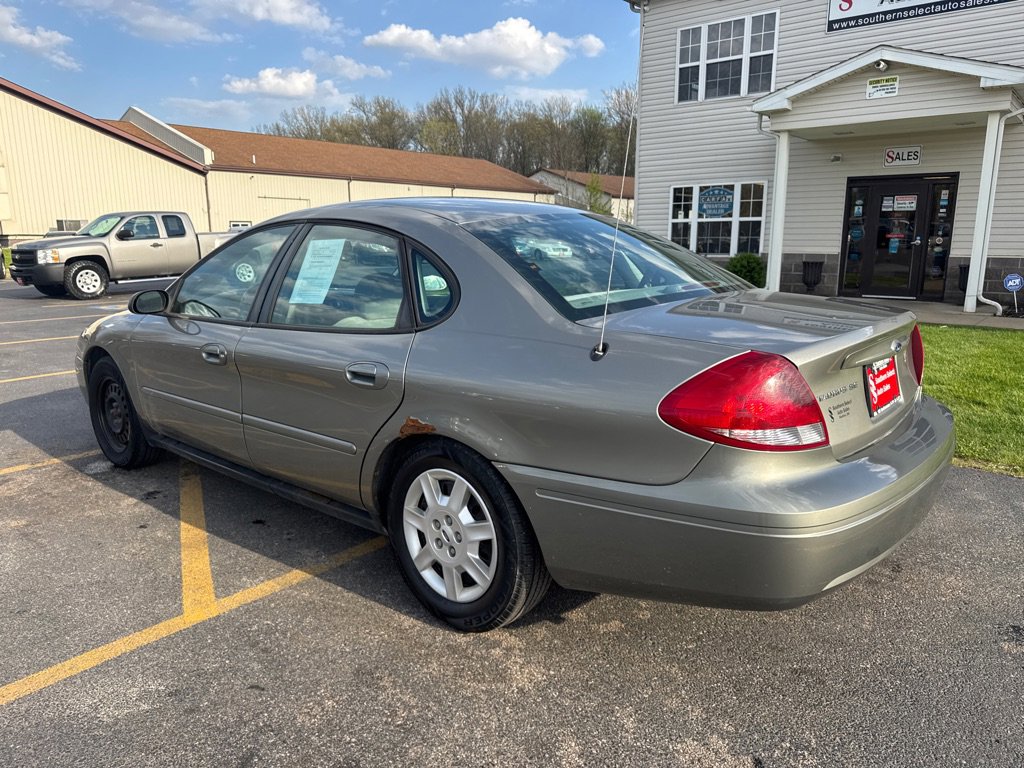Used 2004 Ford Taurus SE FWD image 8