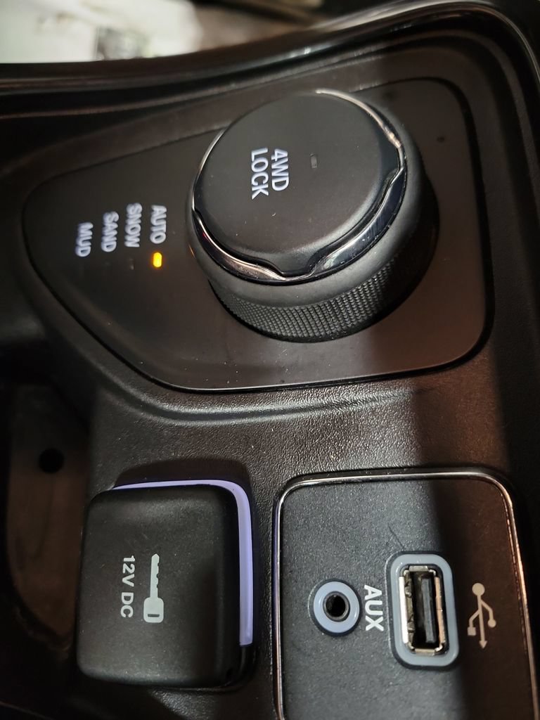 Used 2018 Jeep Compass Limited AWD/4WD image 19