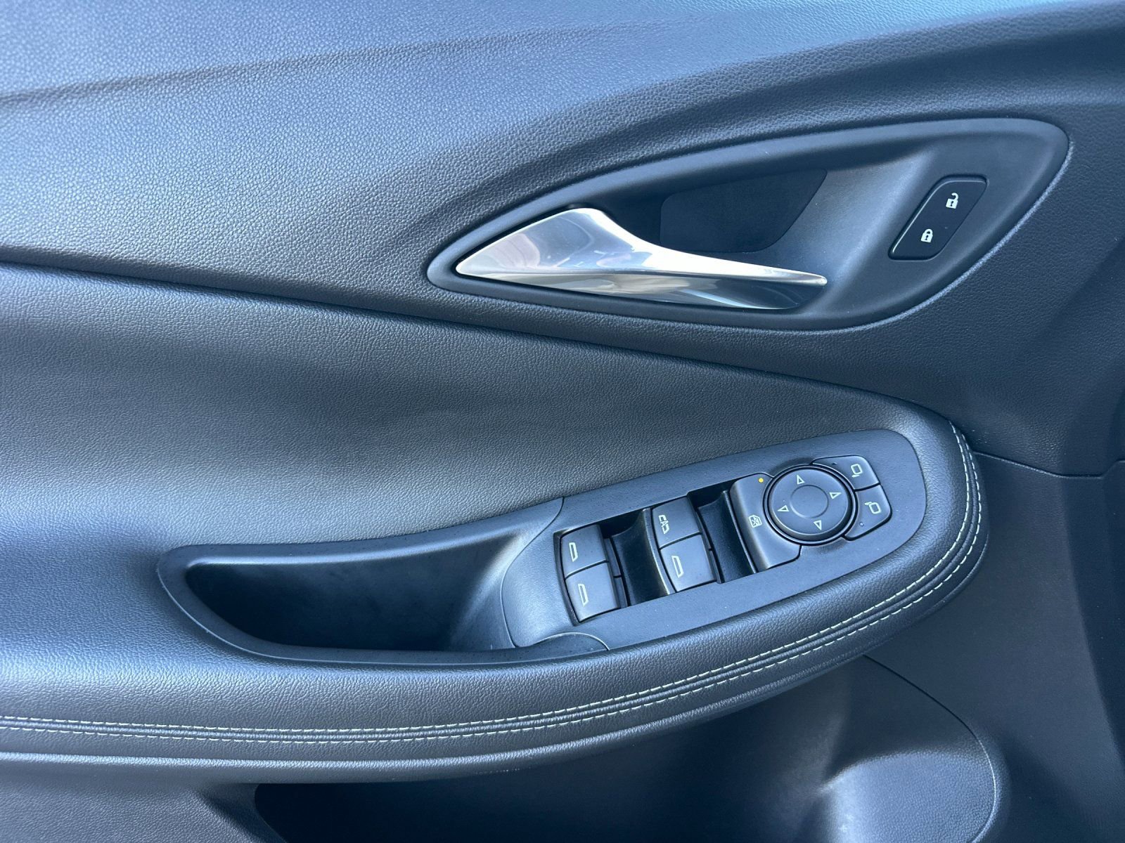 Used 2024 Buick Encore GX Preferred image 10