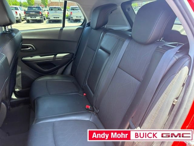 Used 2018 Chevrolet Trax LT w/ Sun & Sound Package FWD image 16