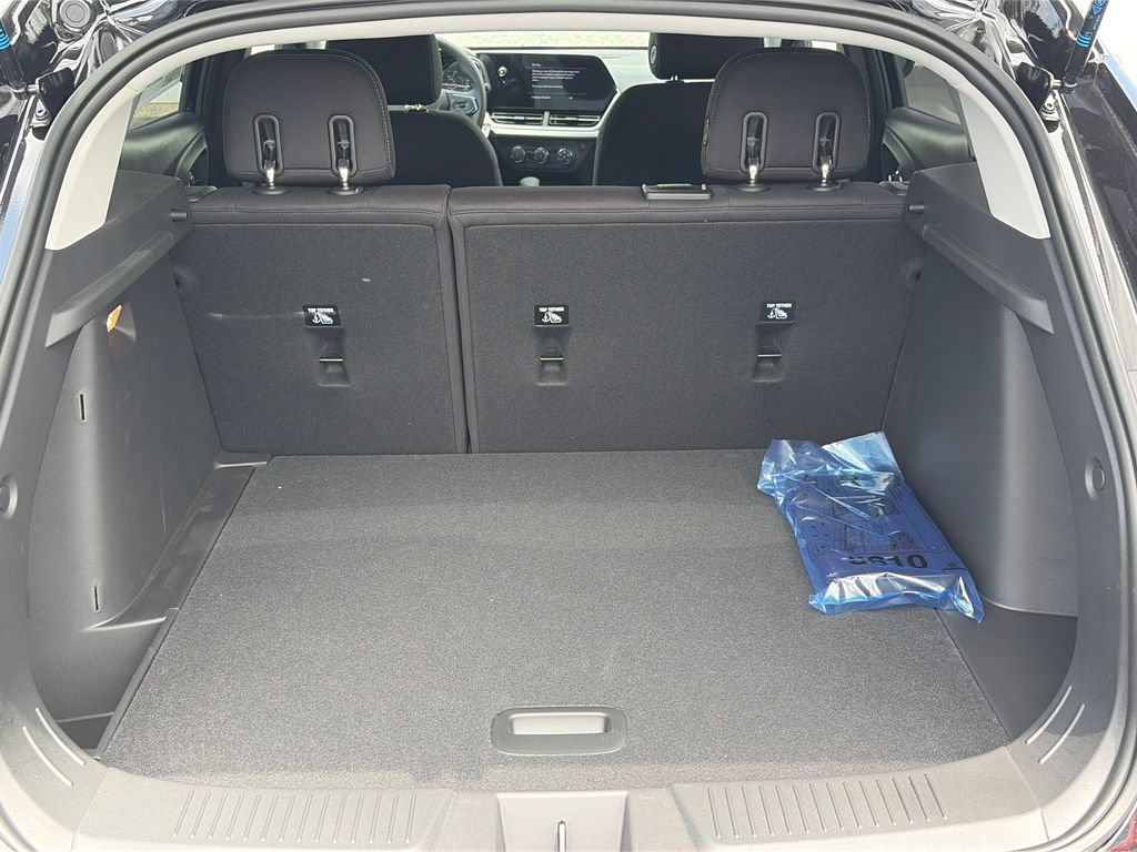 New 2026 Chevrolet Trax LS FWD image 6