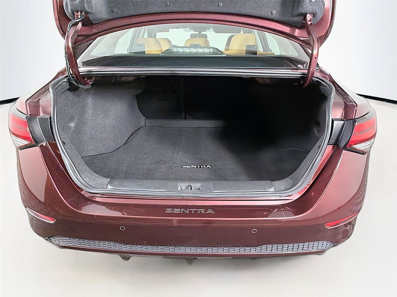 Used 2023 Nissan Sentra SV w/ SV Premium Package FWD image 14
