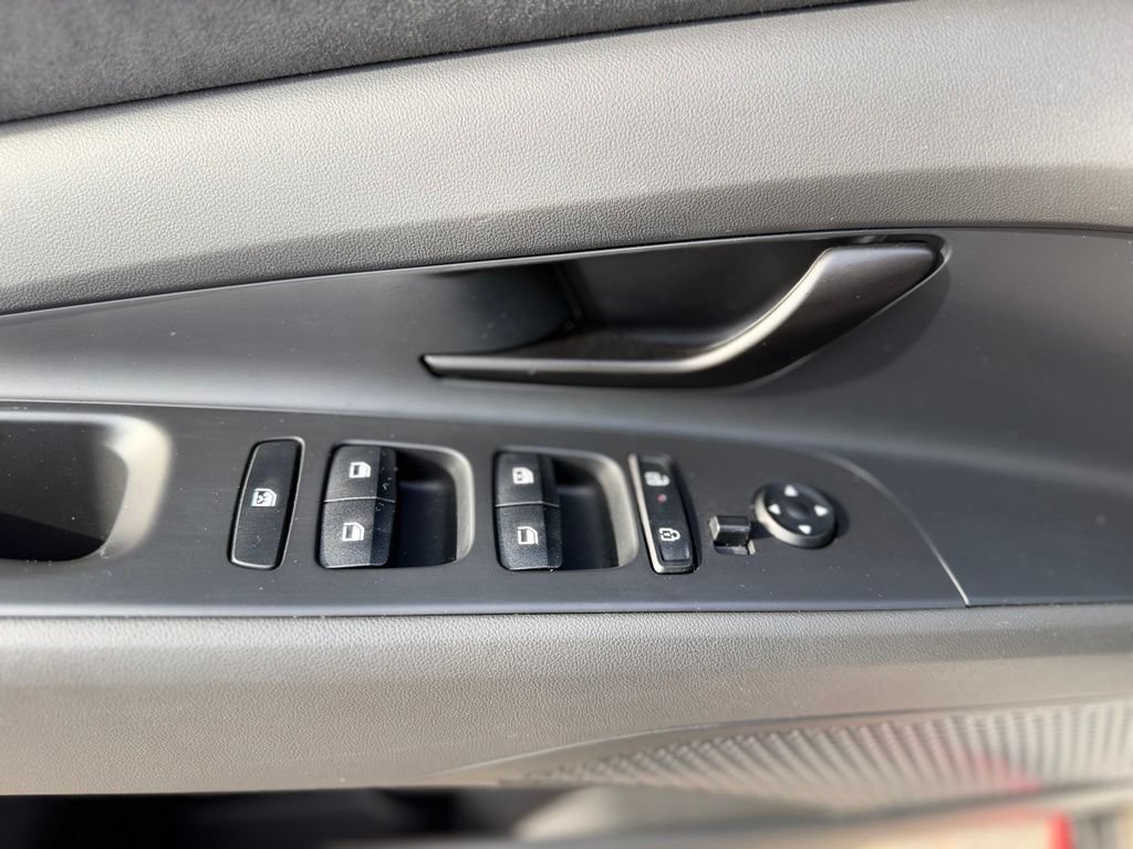 Used 2025 Hyundai Elantra N FWD image 19