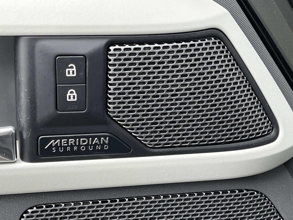 Used 2021 Land Rover Defender 110 X-Dynamic HSE image 26