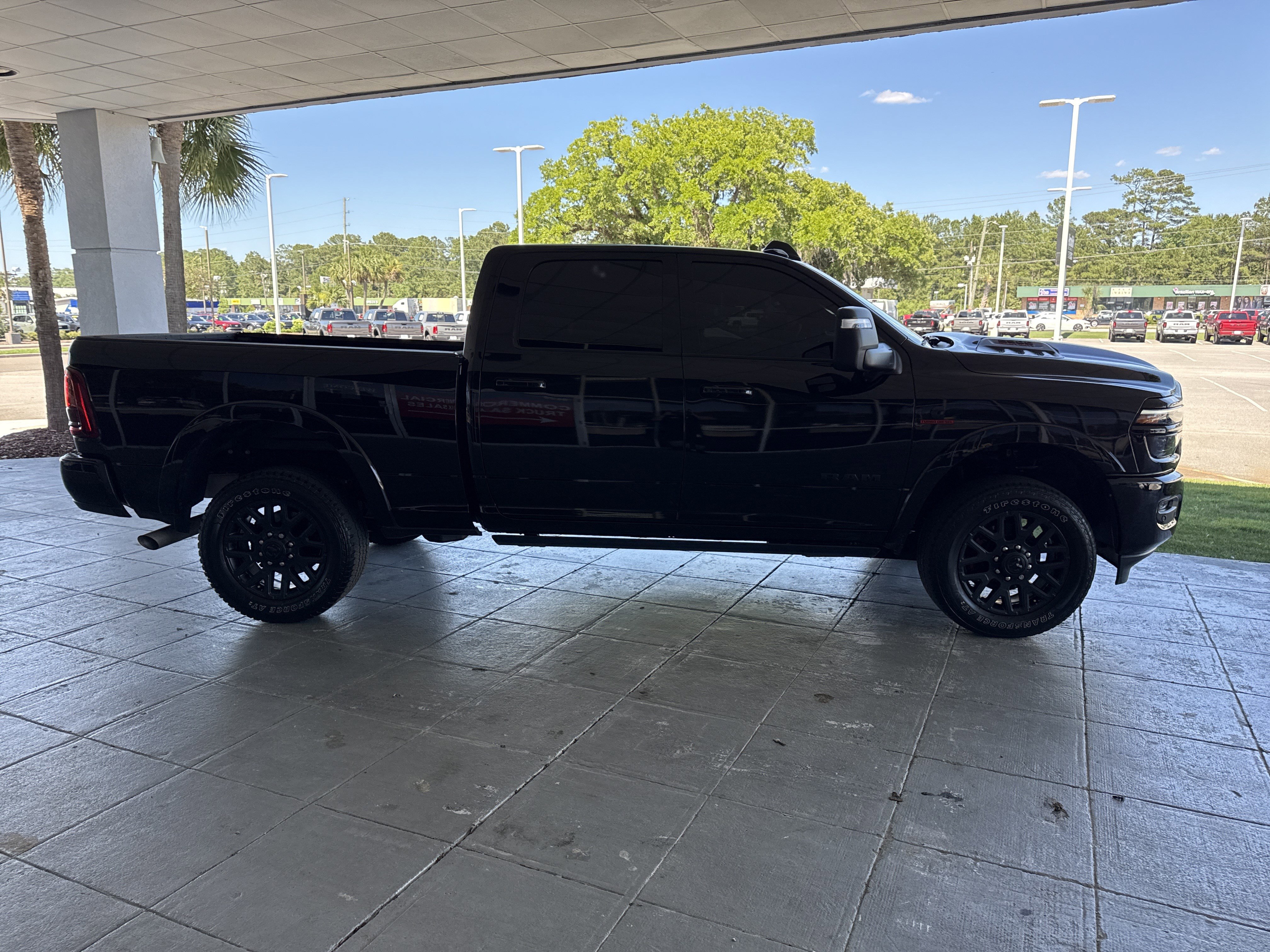 Used 2025 RAM 2500 Limited AWD/4WD image 11