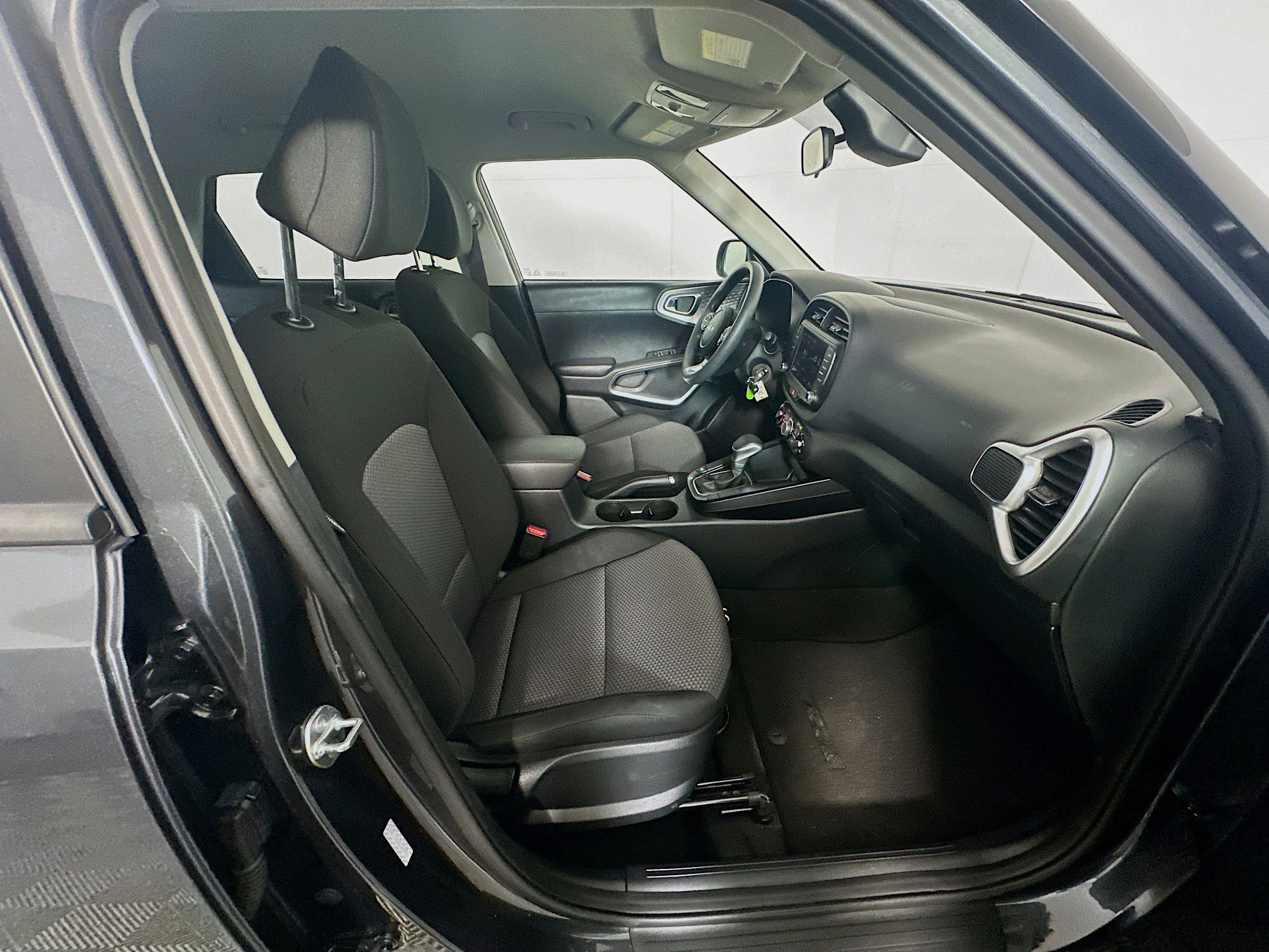 Used 2025 Kia Soul LX w/ LX Technology Package image 30