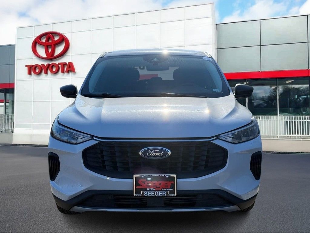 Used 2025 Ford Escape Active FWD image 9