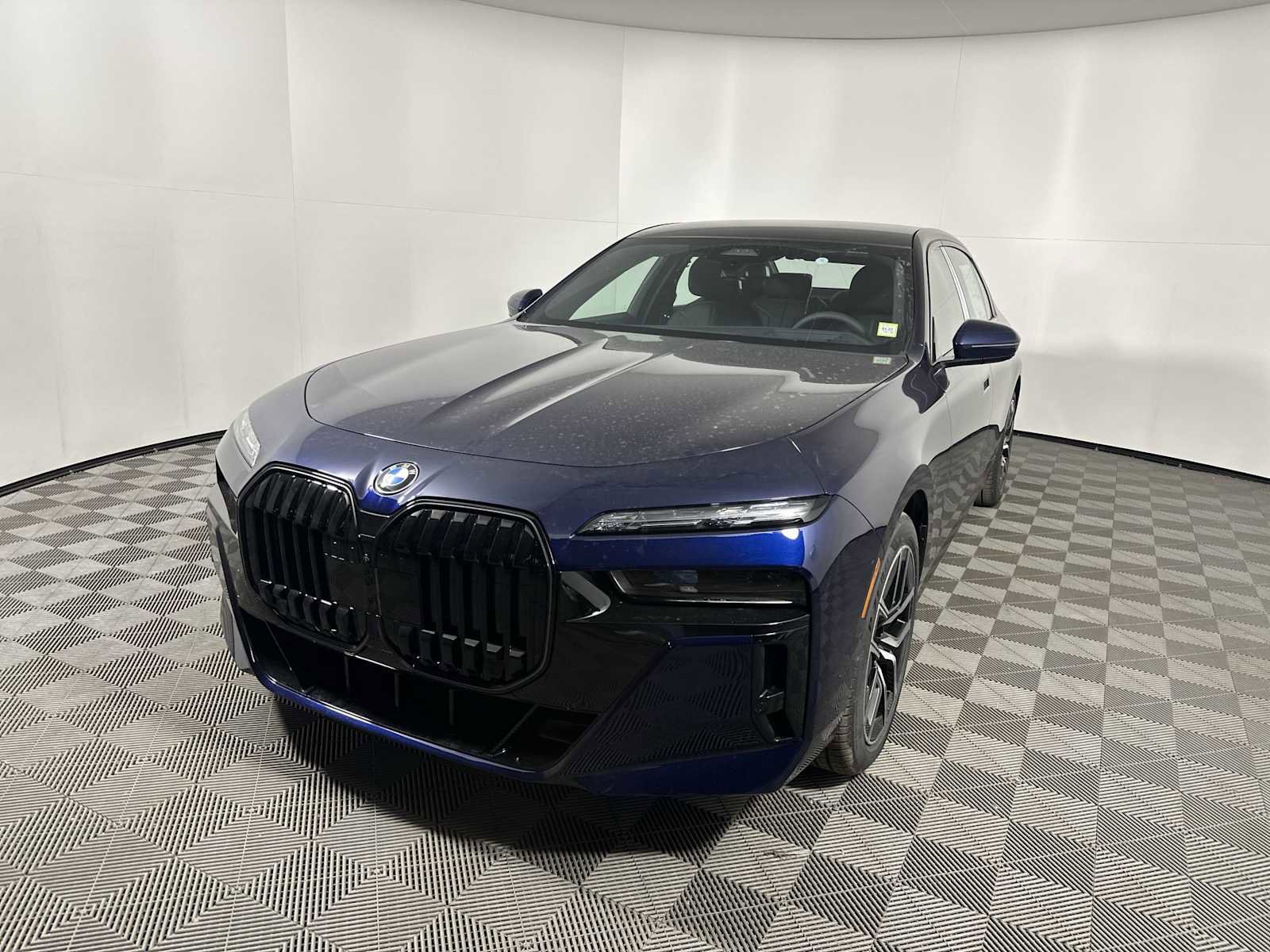 New 2026 BMW 760i xDrive w/ Executive Package image 7