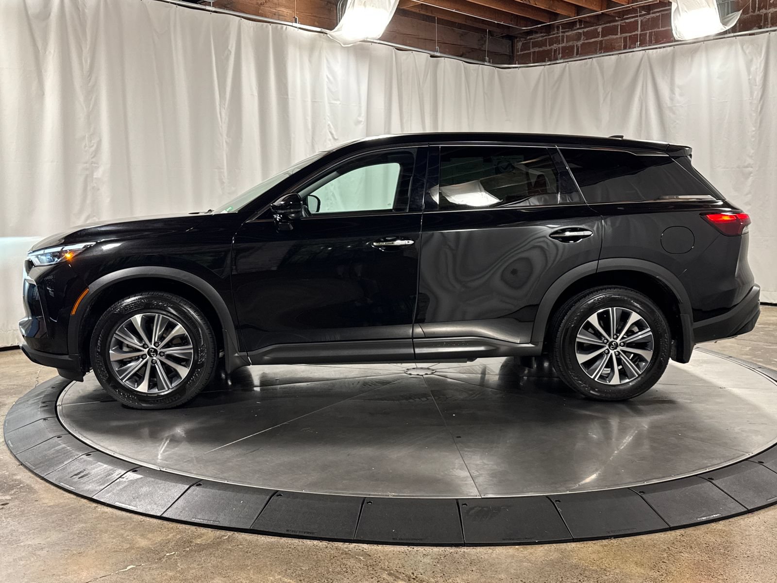Certified 2025 INFINITI QX60 Pure AWD/4WD image 8