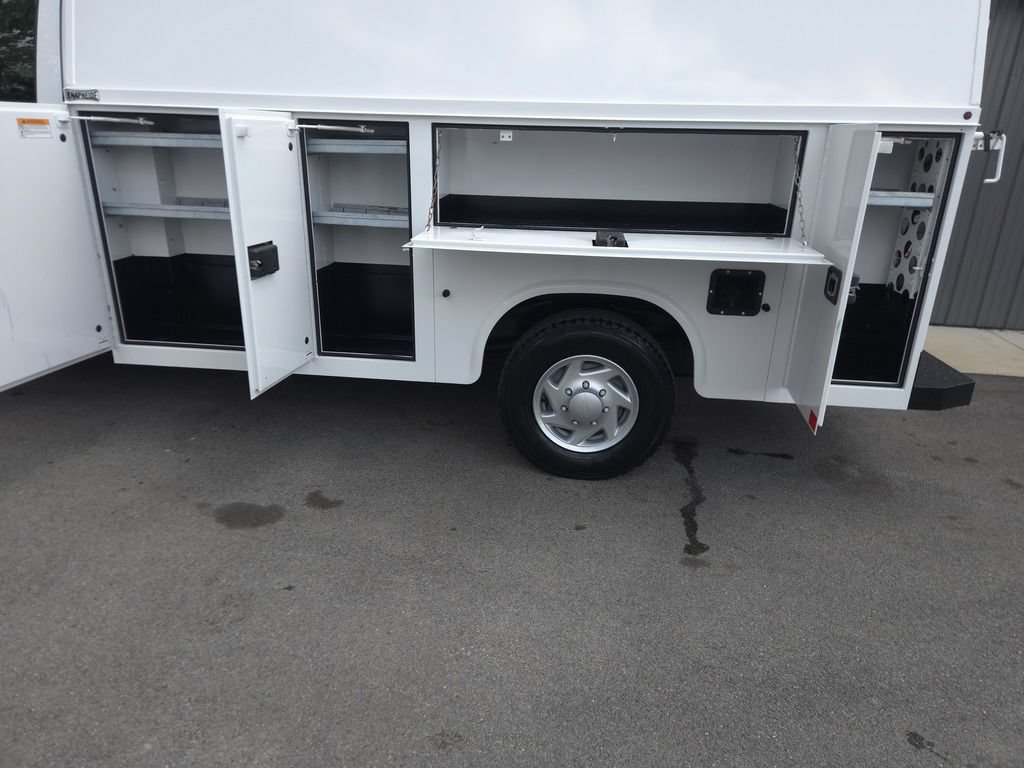 Used 2021 Ford E-350 and Econoline 350 Super Duty w/ Power Windows & Locks Group RWD image 3