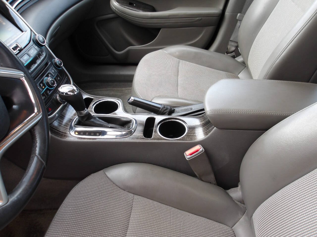 Used 2015 Chevrolet Malibu LT FWD image 19
