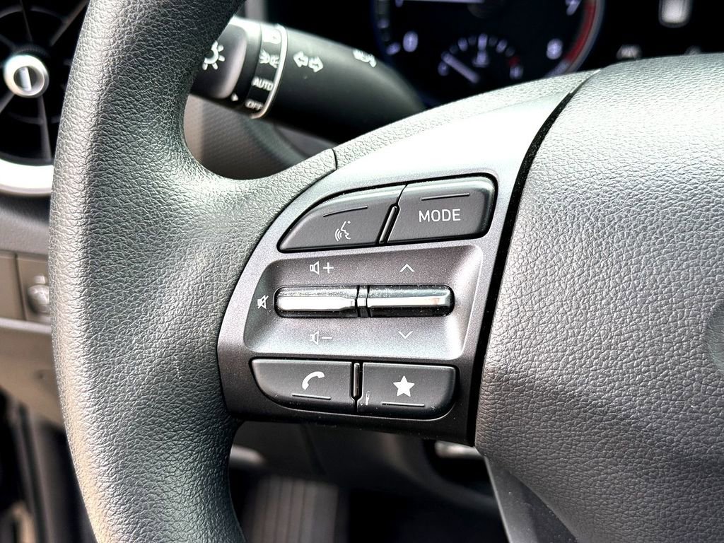 Used 2022 Hyundai Kona SEL w/ Cargo Package image 16