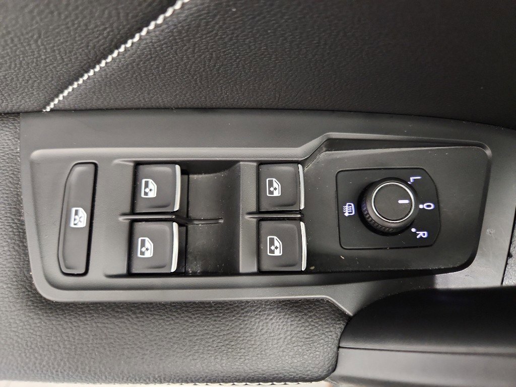 Certified 2023 Volkswagen Tiguan SE w/ Panoramic Sunroof Package image 10